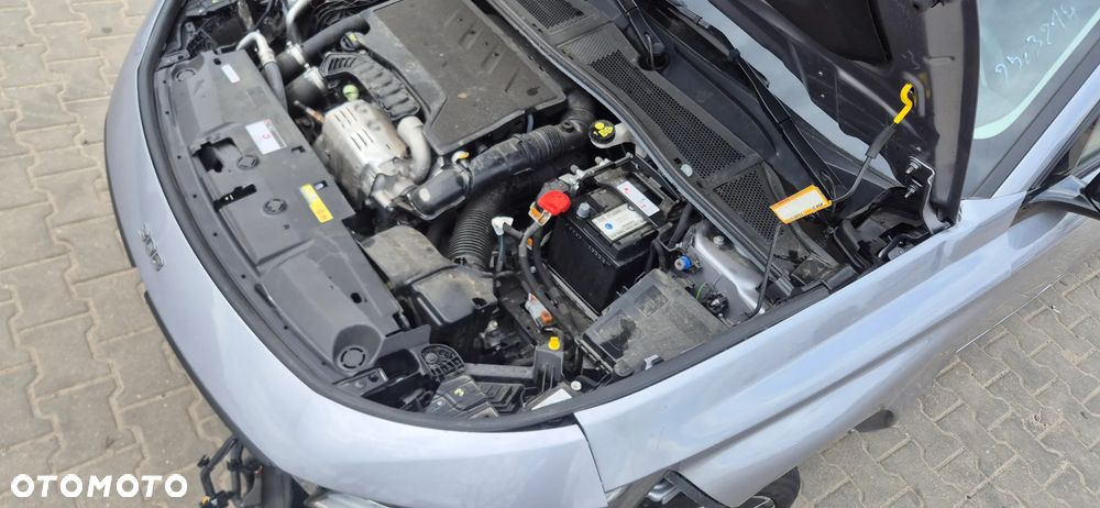 Peugeot 308 1.2 mHEV Allure S&S e-DCS6 - 23