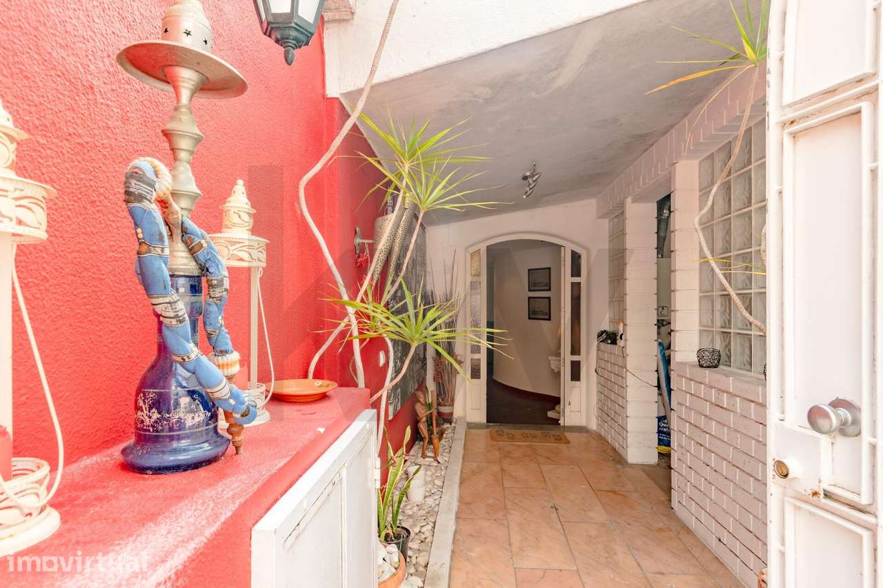 Moradia Exclusiva no Monte Estoril com Piscina, Jardim e Estacionament - Grande imagem: 5/52