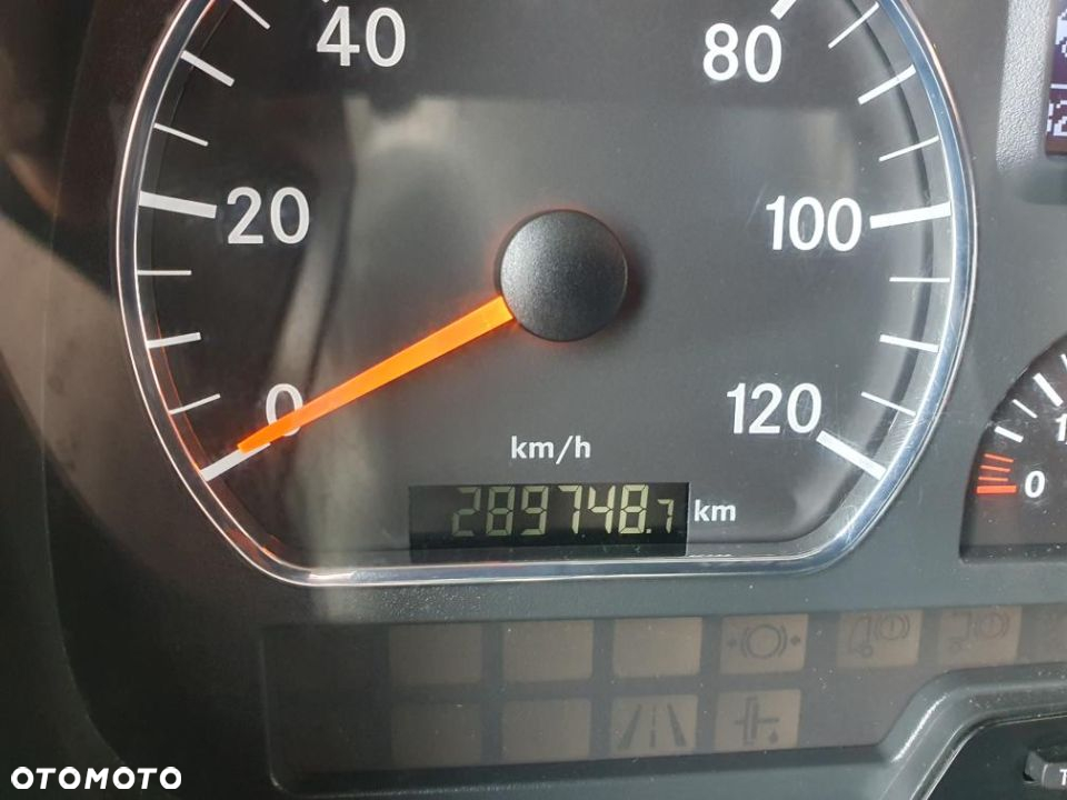 Mercedes-Benz axor - 19