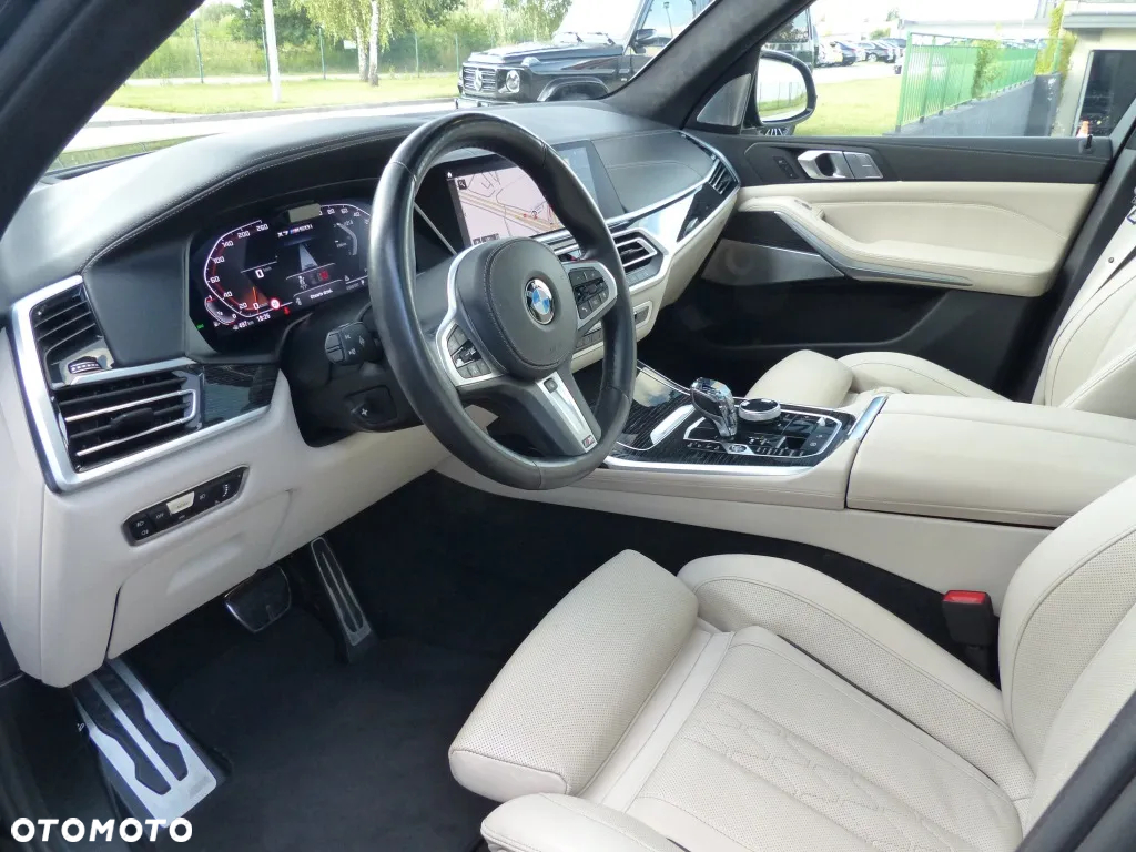 BMW X7 M50i sport - 14