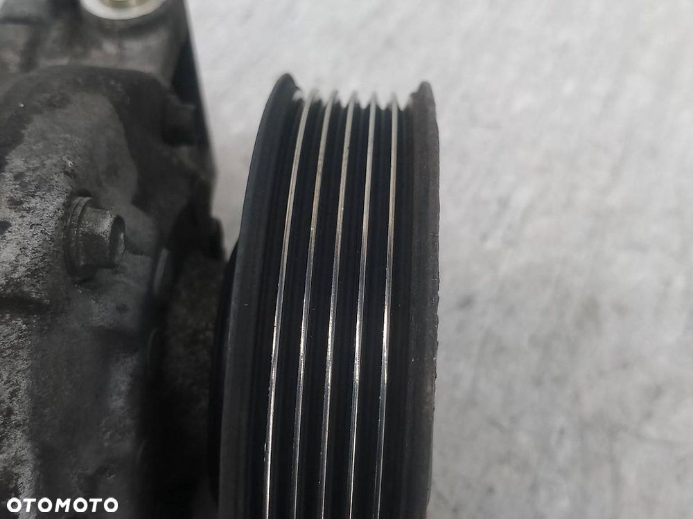 POMPA, SPRĘŻARKA KLIMATYZACJI AUDI A4 B6 2.0 20V - 8