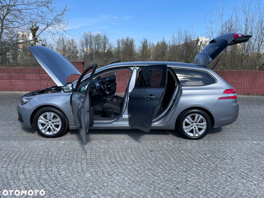 Peugeot 308 1.2 PureTech GPF Allure S&S - 17