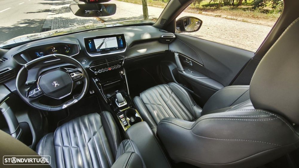 Peugeot e-2008 50 kWh GT - 33