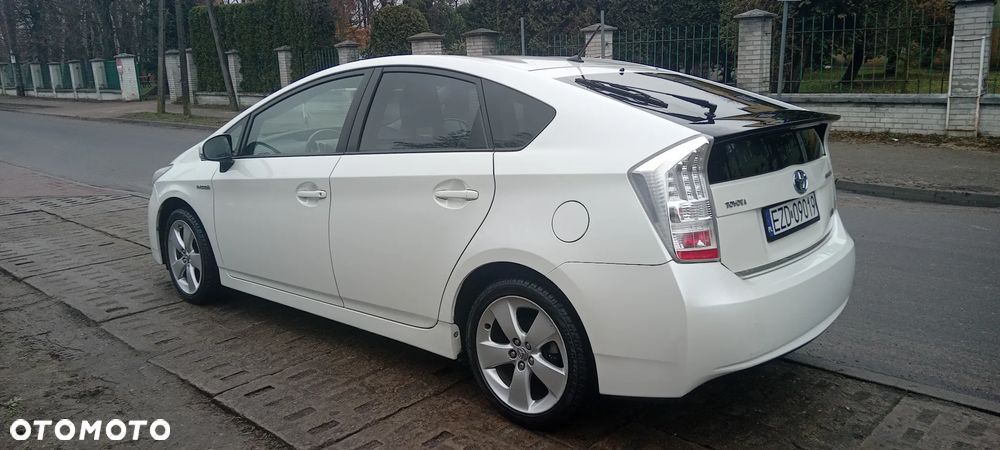 Toyota Prius (Hybrid) Executive - 7