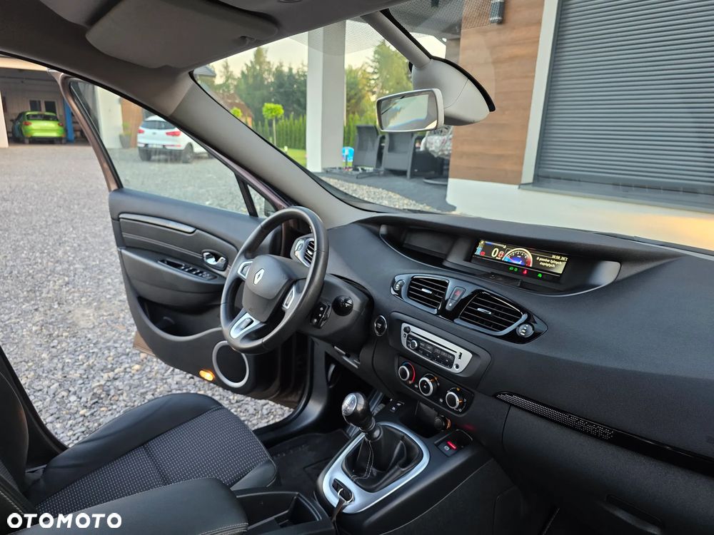 Renault Grand Scenic 1.6 16V 110 Dynamique - 24
