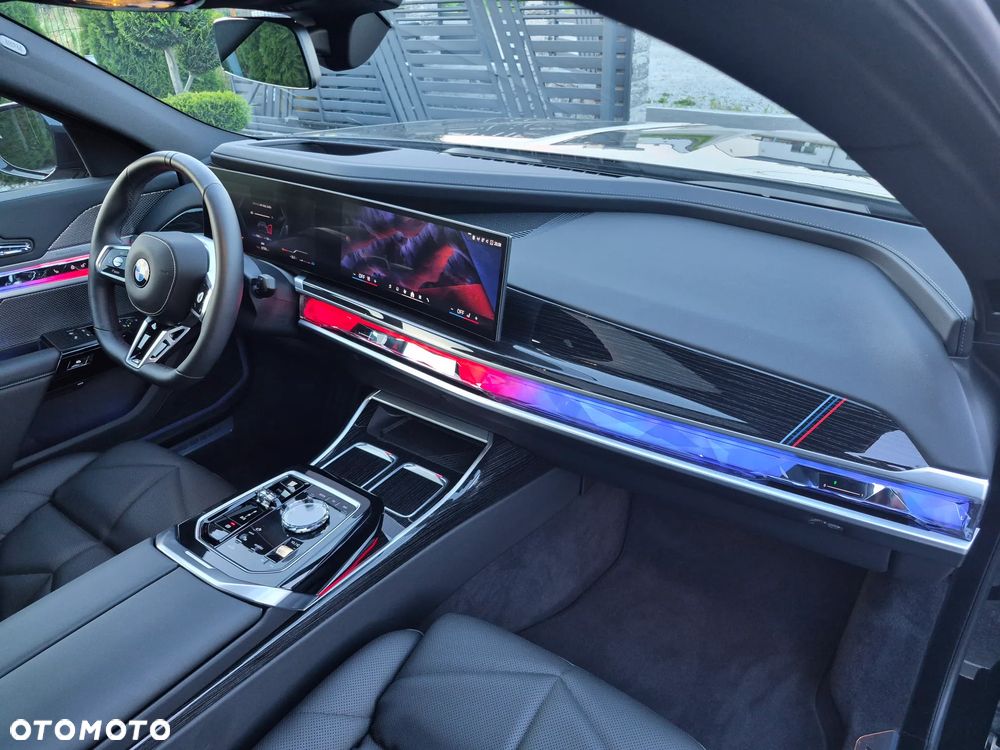 BMW Seria 7 740i - 11