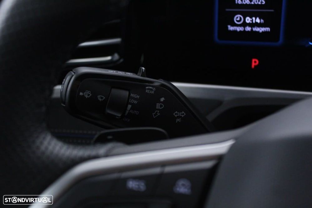 VW Passat Variant 1.5 TSI eHybrid R-Line DSG - 24