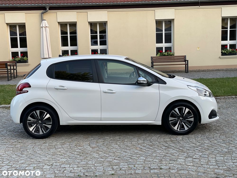 Peugeot 208 1.2 PureTech GPF Signature S&S - 2