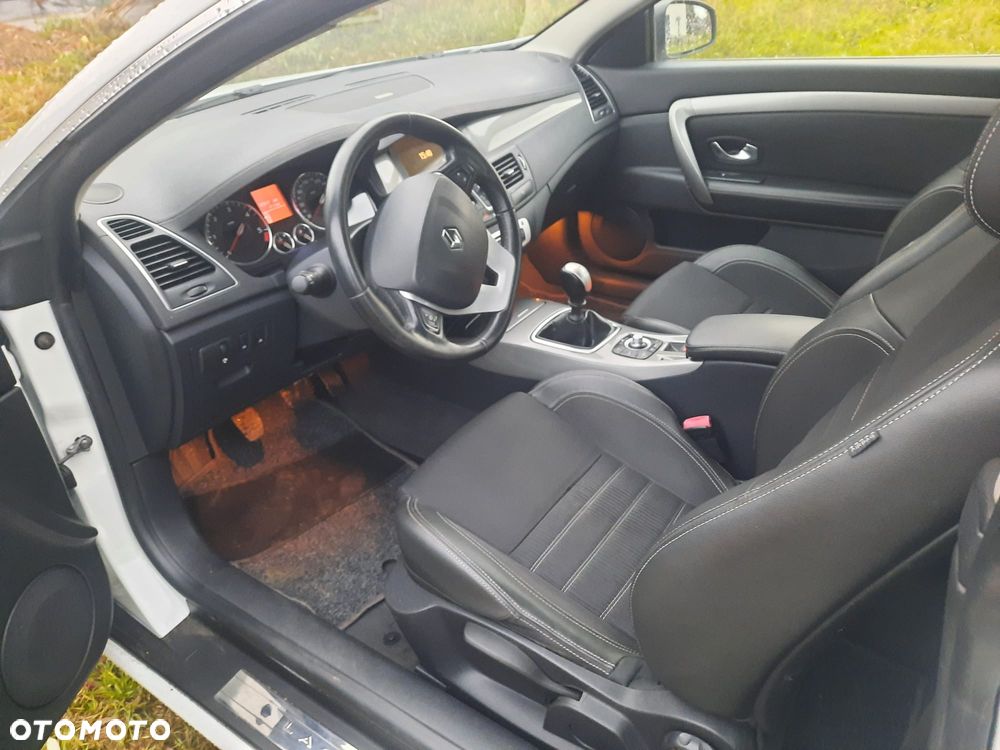 Renault Laguna dCi 150 FAP - 12