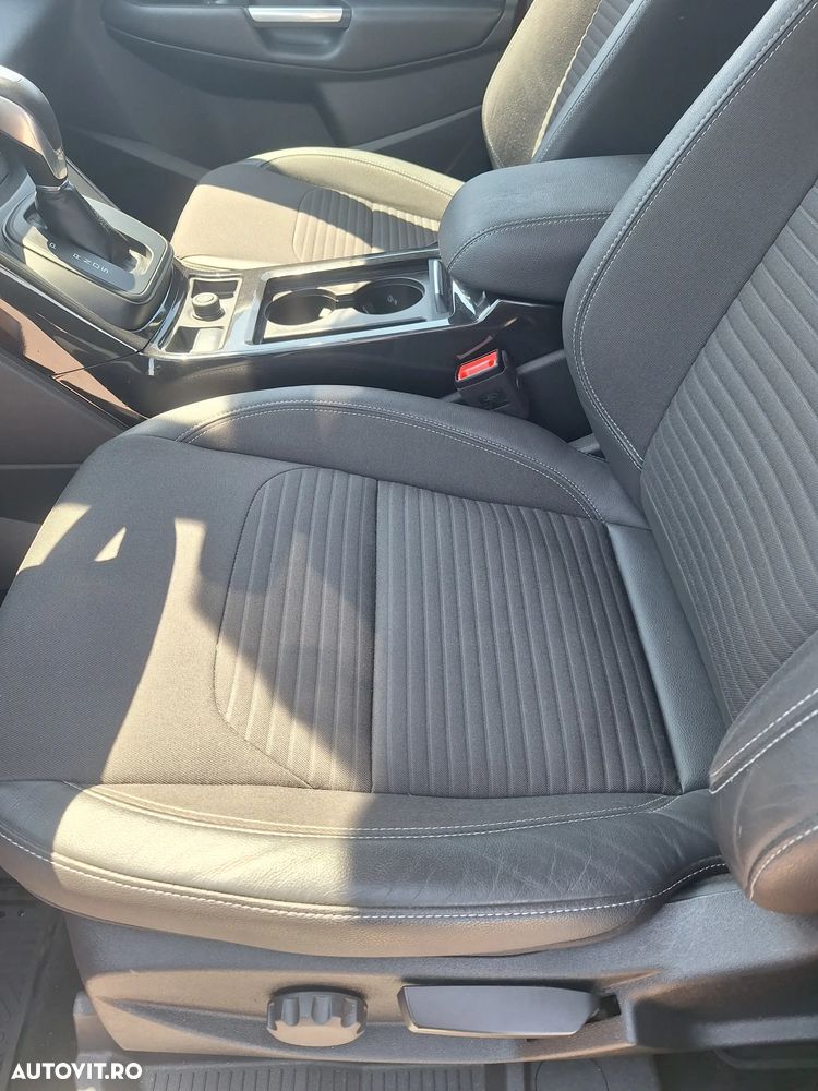 Ford Kuga - 12