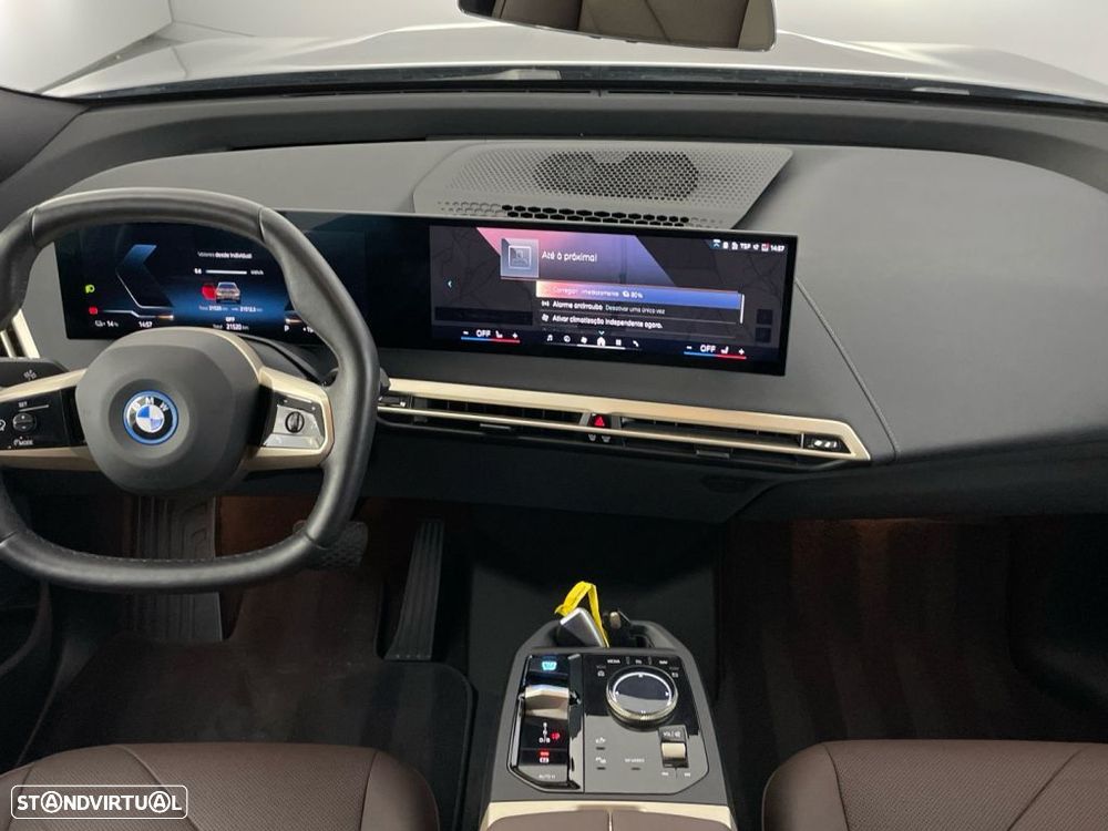 BMW iX xDrive 40 - 10