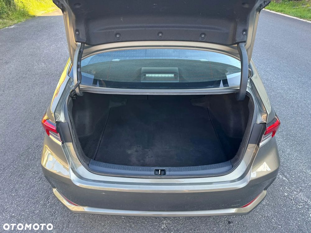 Toyota Corolla 1.6 Comfort - 23