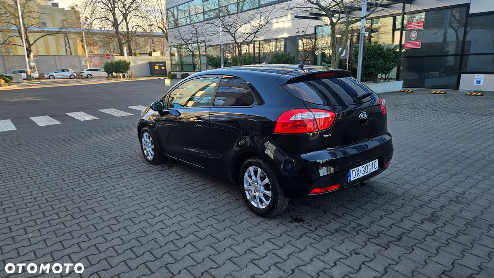 Kia Rio 1.4 Fifa World Cup Edition - 12