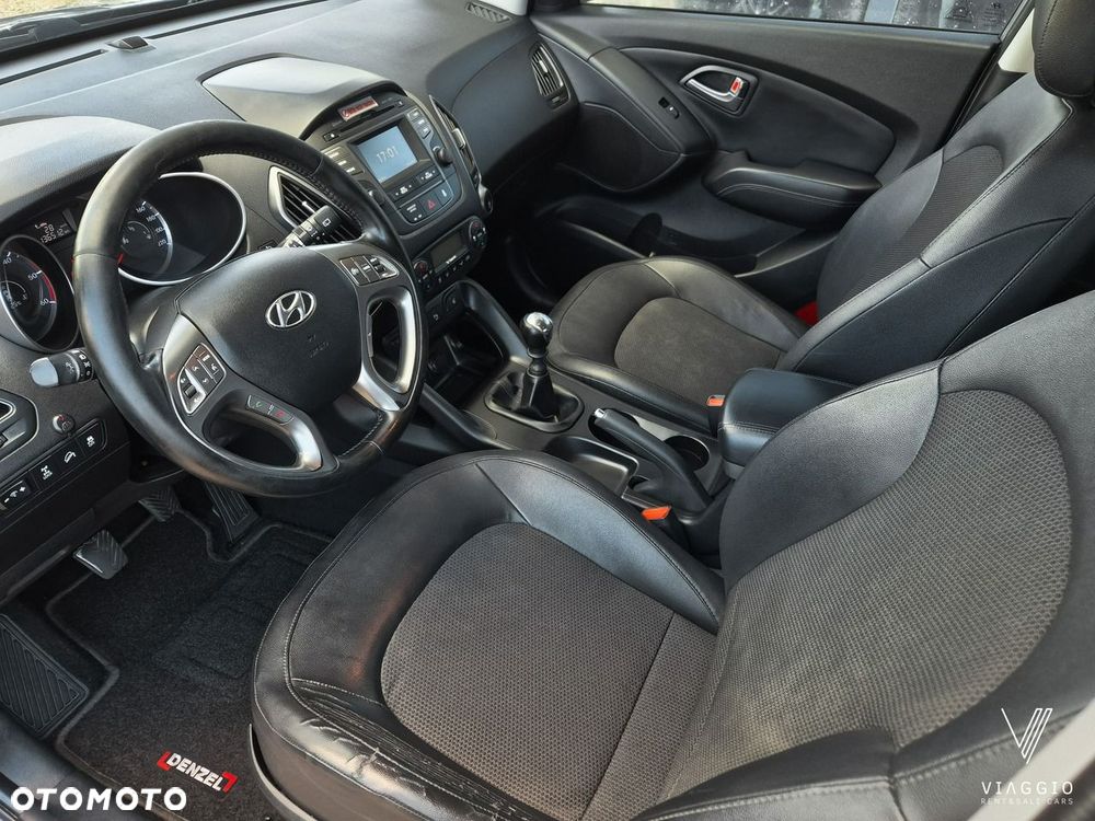 Hyundai ix35 2.0 CRDi Premium 4WD - 17