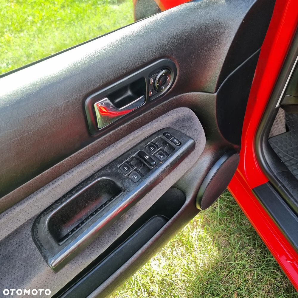 Volkswagen Golf - 10