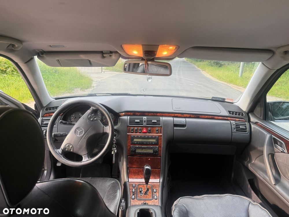 Mercedes-Benz Klasa E 320 T CDI Avantgarde - 6