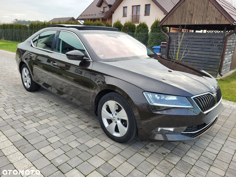 Skoda Superb 2.0 TDI Premium Edition - 5