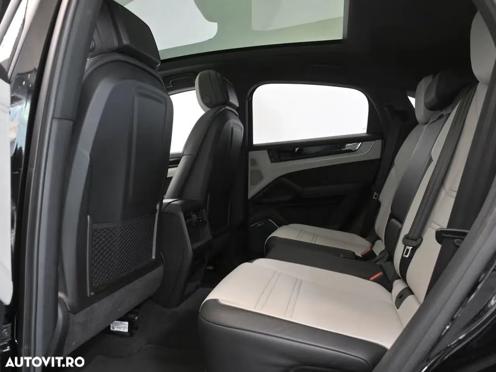 Porsche Cayenne Coupe E-Hybrid - 20