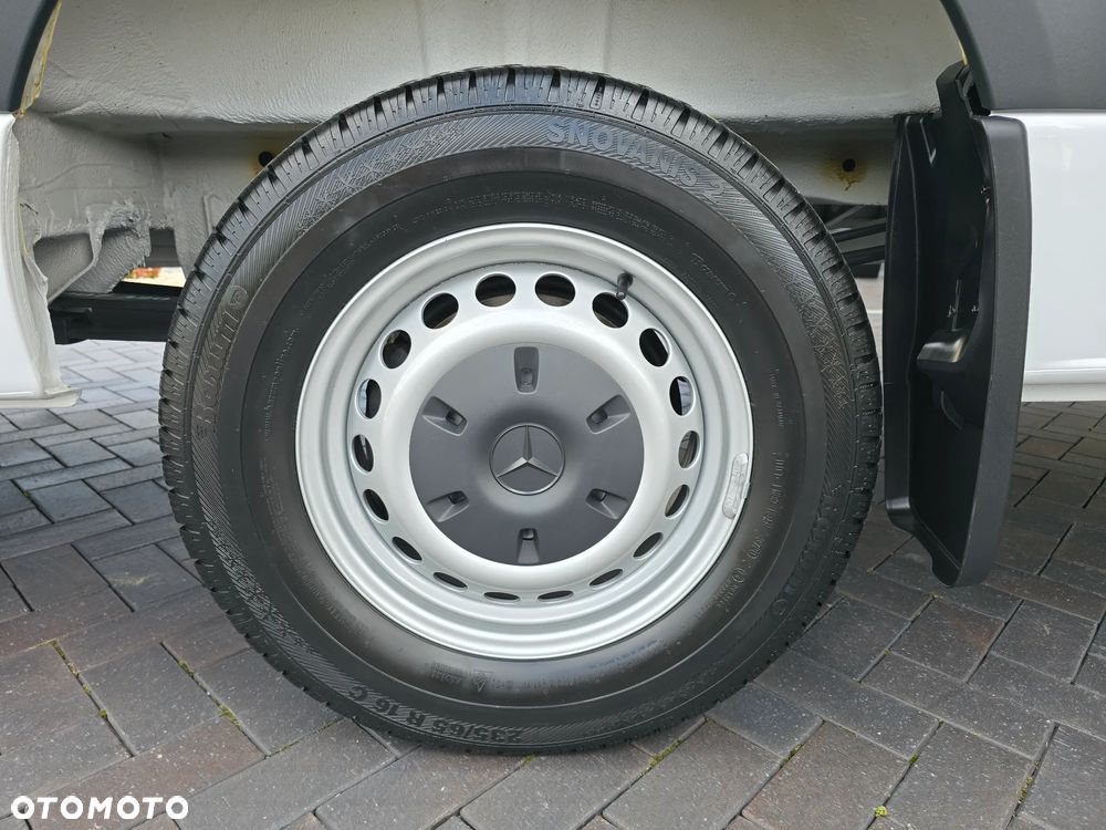 Mercedes-Benz SPRINTER 319 3.0 V6 190KM 60 Tyś km LONG 4,80cm Długi BOGATA OPCJA WYPOSAŻENIA KAMERA FUL LED HIGH PERFORMANCE MBOX 7 cala SEDZENIE KIEROWCY KOMFORTOWE TEMPOMAT AKTYWNY SALON PL STAN NOWY NOWY NOWY SERWIS ASO DO OSTATNIEGO Km - 39