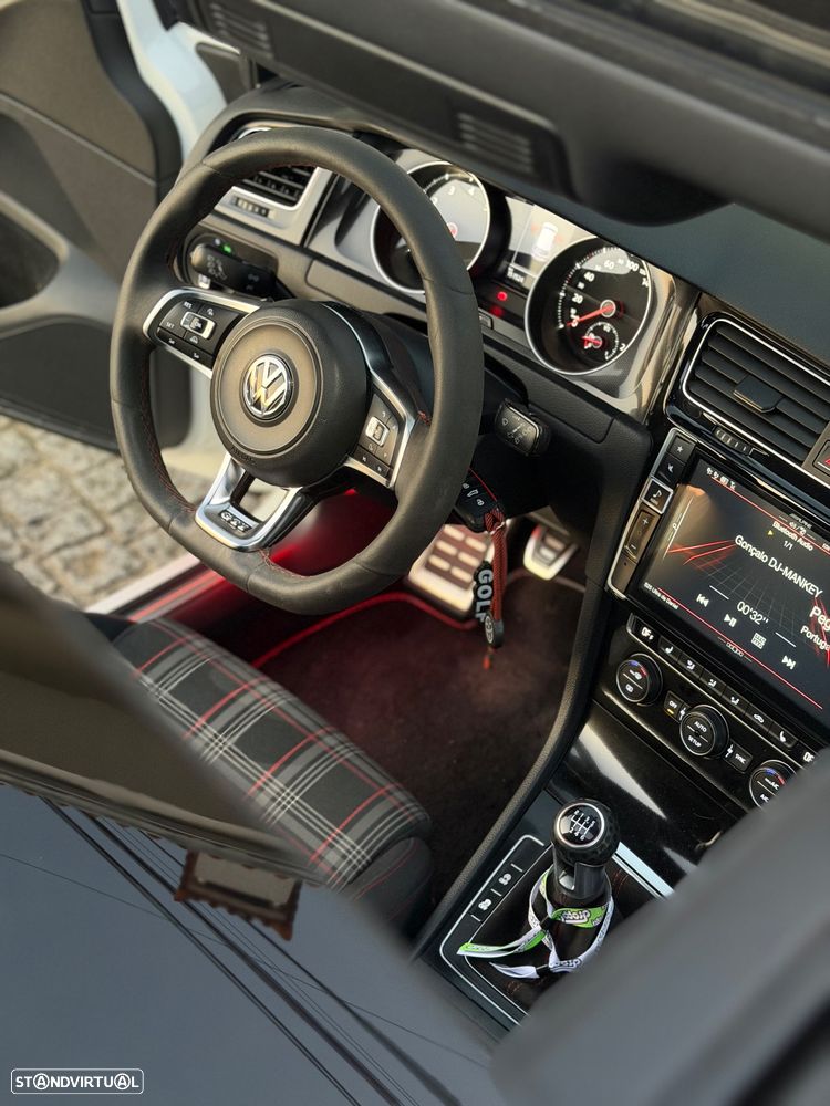VW Golf 2.0 TSi GTi - 15