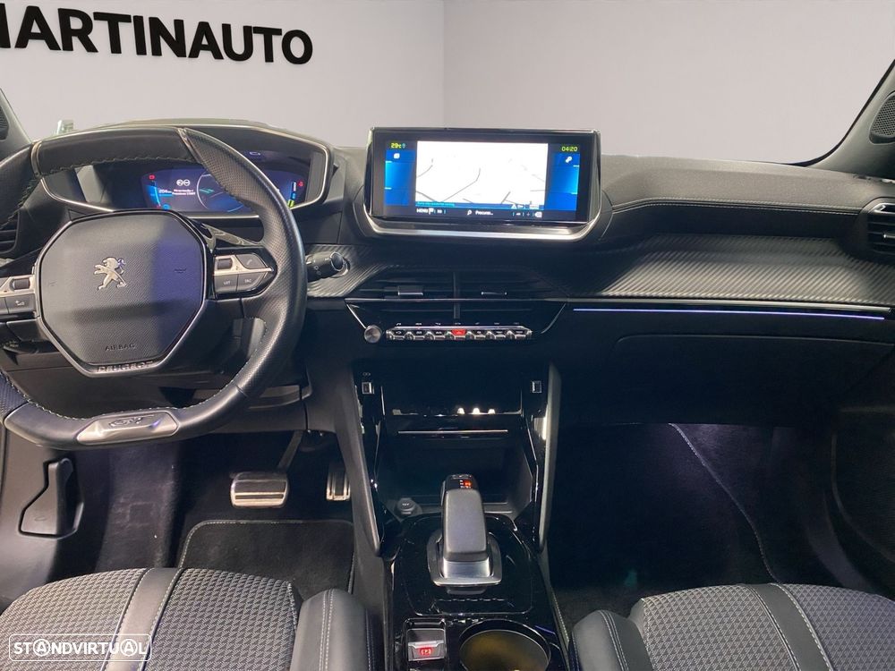 Peugeot e-2008 50 kWh GT - 11