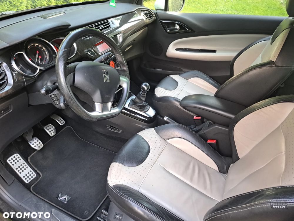Citroën DS3 1.6 THP SportChic - 10