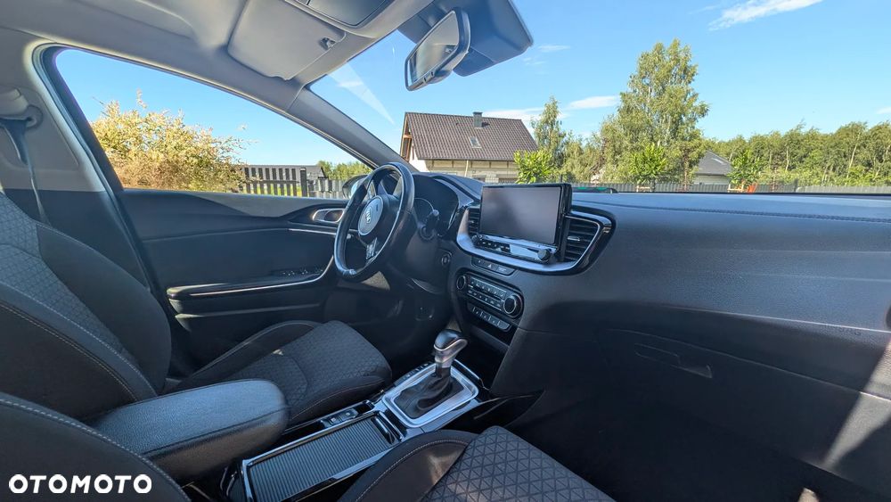 Kia Ceed - 8