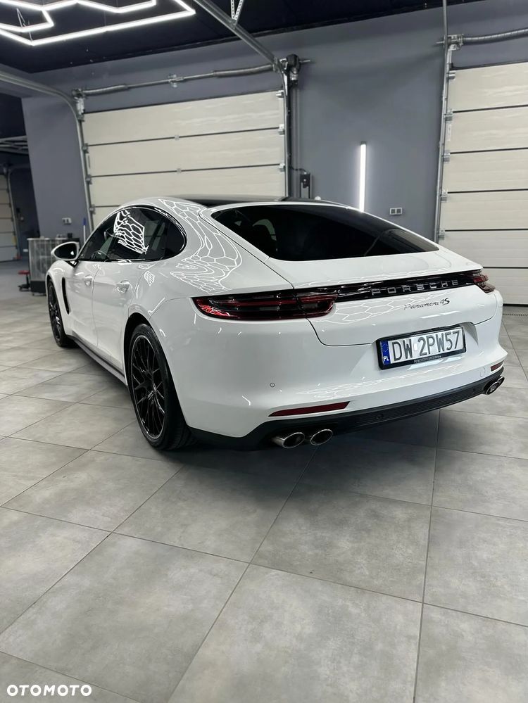 Porsche Panamera 4S - 3