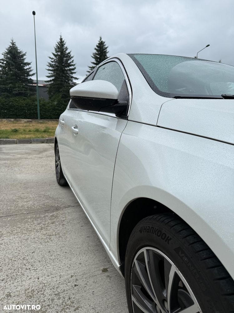 Peugeot 308 1.2 L PureTech Turbo S&S Allure - 5
