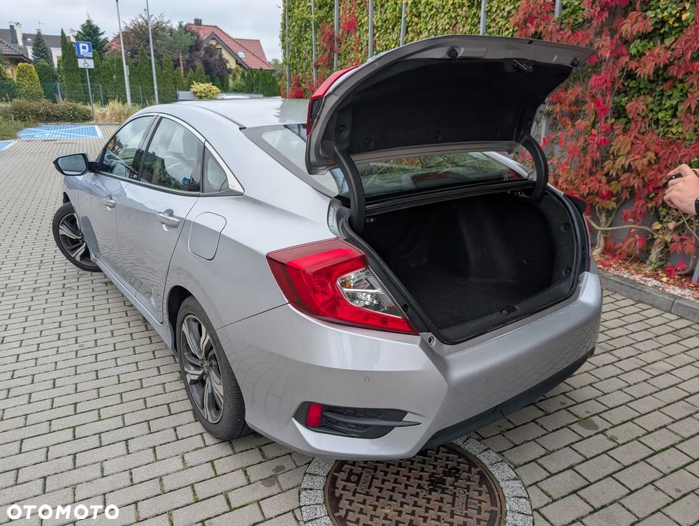 Honda Civic 1.5 T Executive CVT - 26