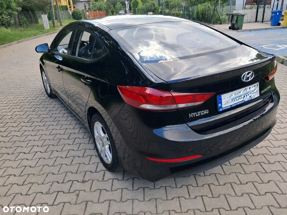 Hyundai Elantra 1.6 Classic Plus - 6