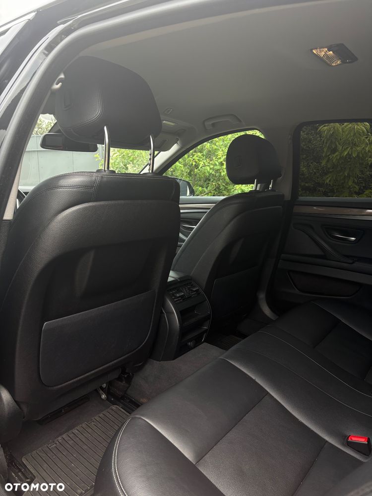 BMW Seria 5 520d Luxury Line - 11