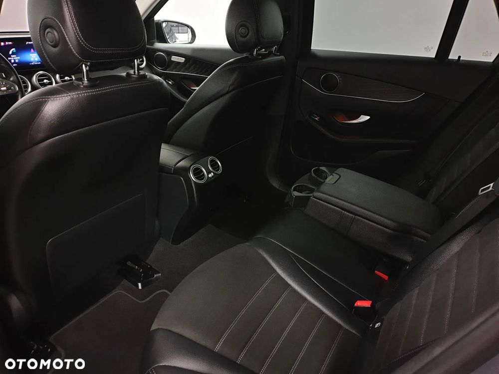 Mercedes-Benz GLC 300 de 4Matic 9G-TRONIC AMG Line Plus - 28