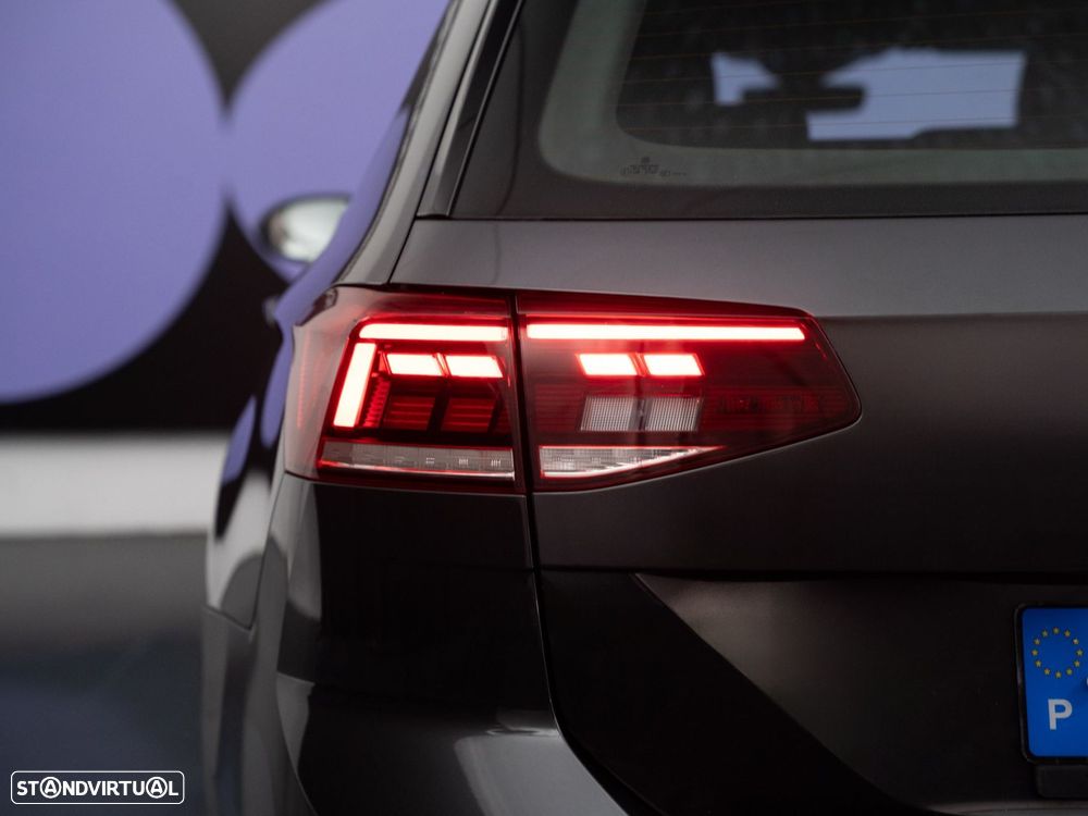 VW Passat Variant 2.0 TDI Business DSG - 11