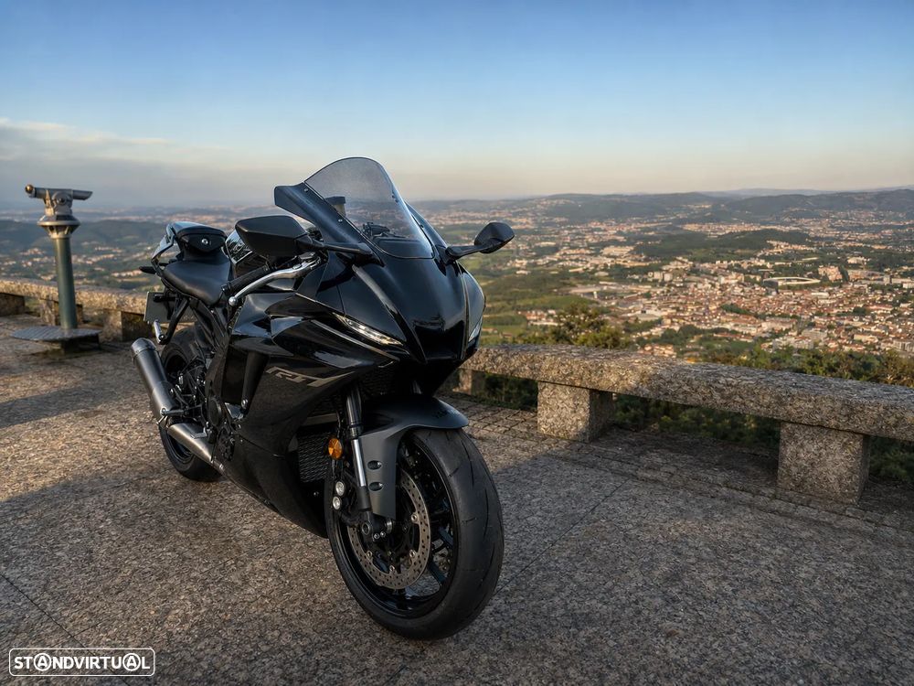 Yamaha YZF R1 - 17