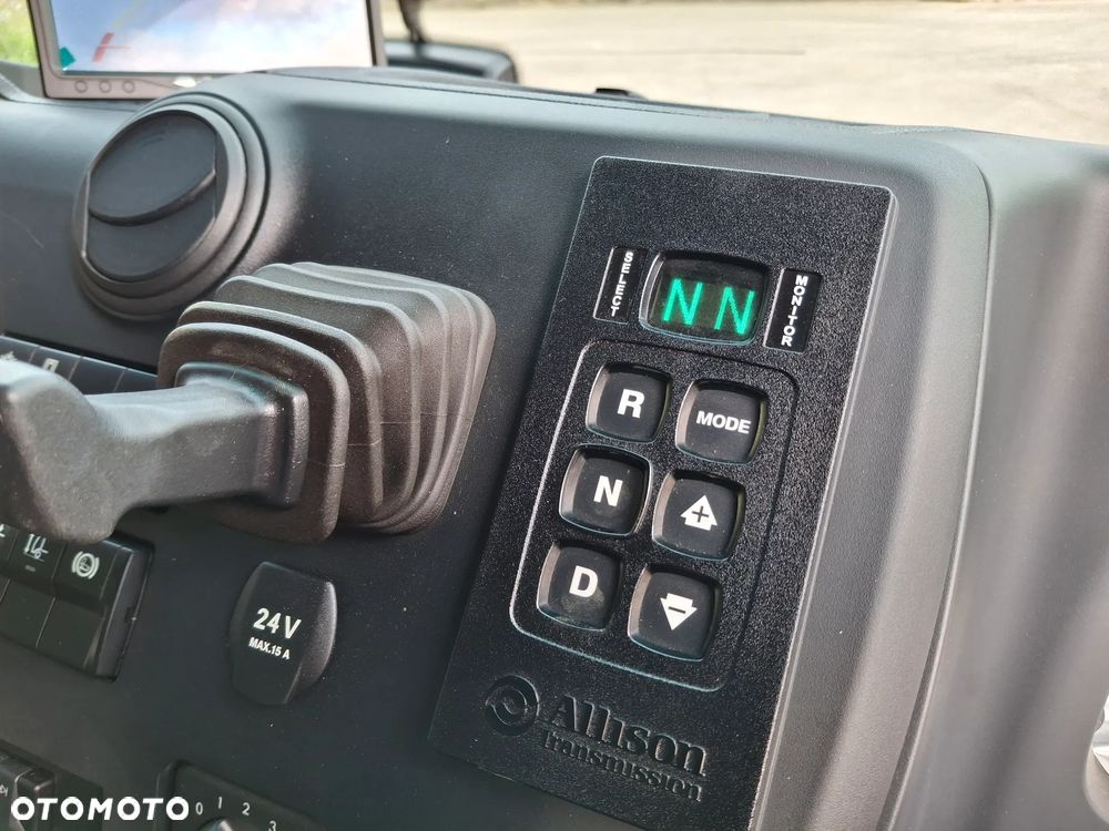 Mercedes-Benz Econic 1827 Zamiatarka FAUN Viajet EURO 6 PM10 Dodatkowy Silnik W Zabudowie Dodatkowa Szczotka Odchwaszczarka Dodatkowy Zbiornik Wody Rura do Liści Studzienek Samochód Jak Nowy 860 km Przebiegu 2023 Rok Zamiatarka Uliczna - 34
