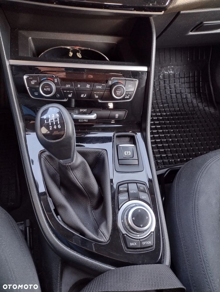 BMW Seria 2 214d - 8