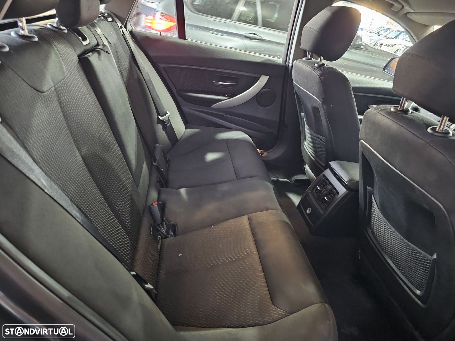 BMW 320 d Touring EfficientDynamics Auto - 18