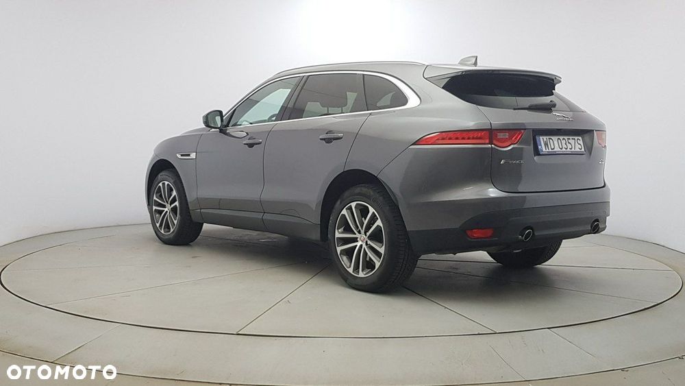Jaguar F-Pace - 5
