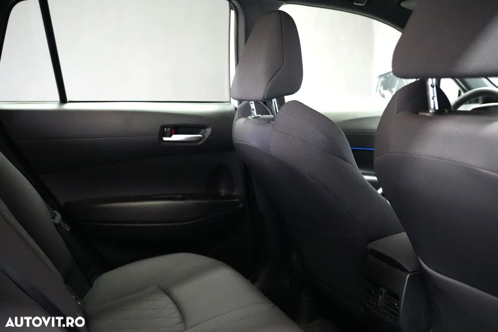 Toyota Corolla Cross - 11