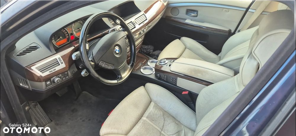 BMW Seria 7 750i L - 7