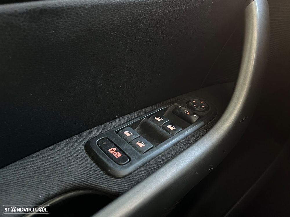 Peugeot 308 1.6 HDi Sport CVM6 - 26