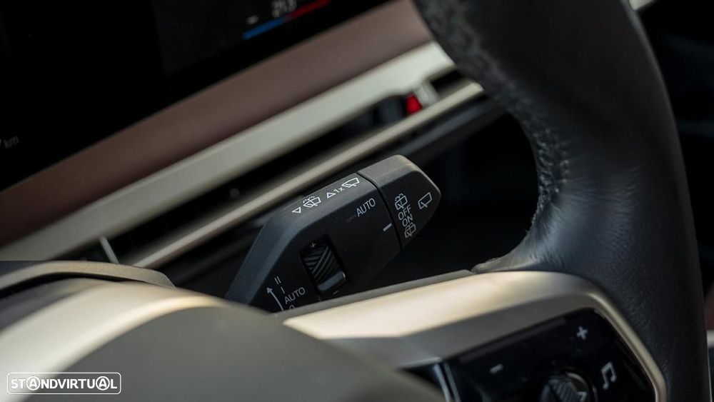 BMW iX xDrive 40 Pack Desportivo - 31