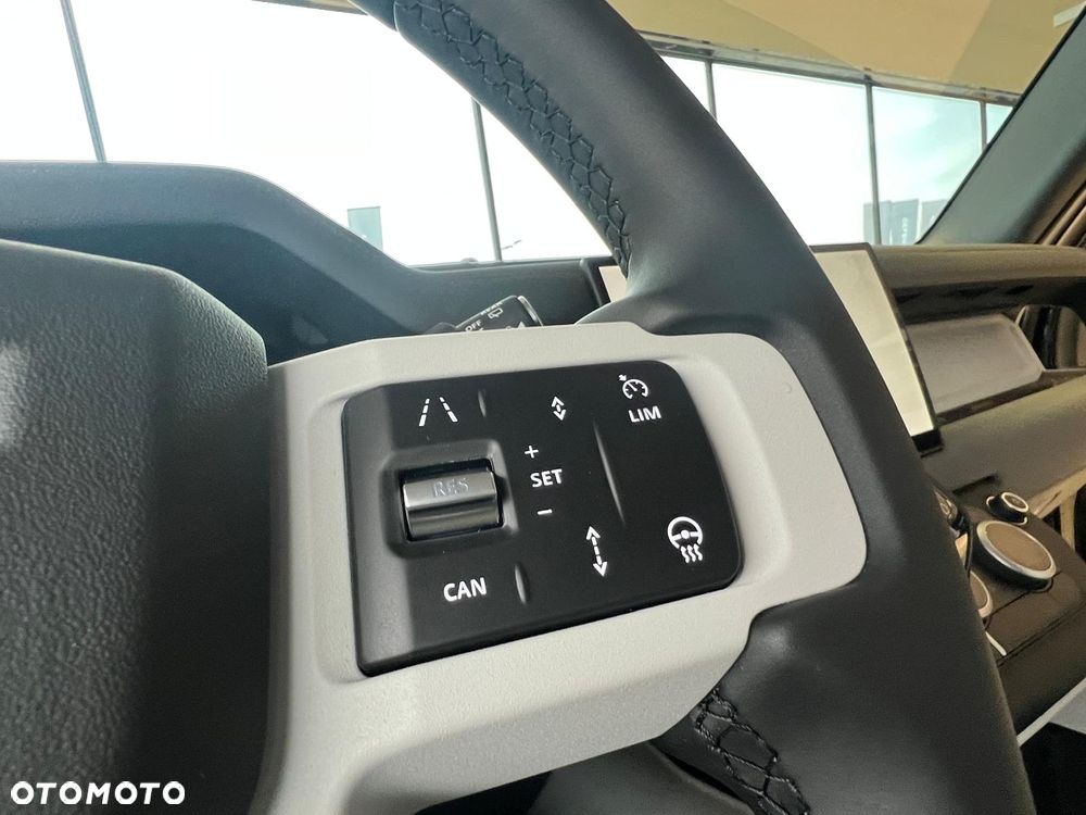 Land Rover Defender - 9