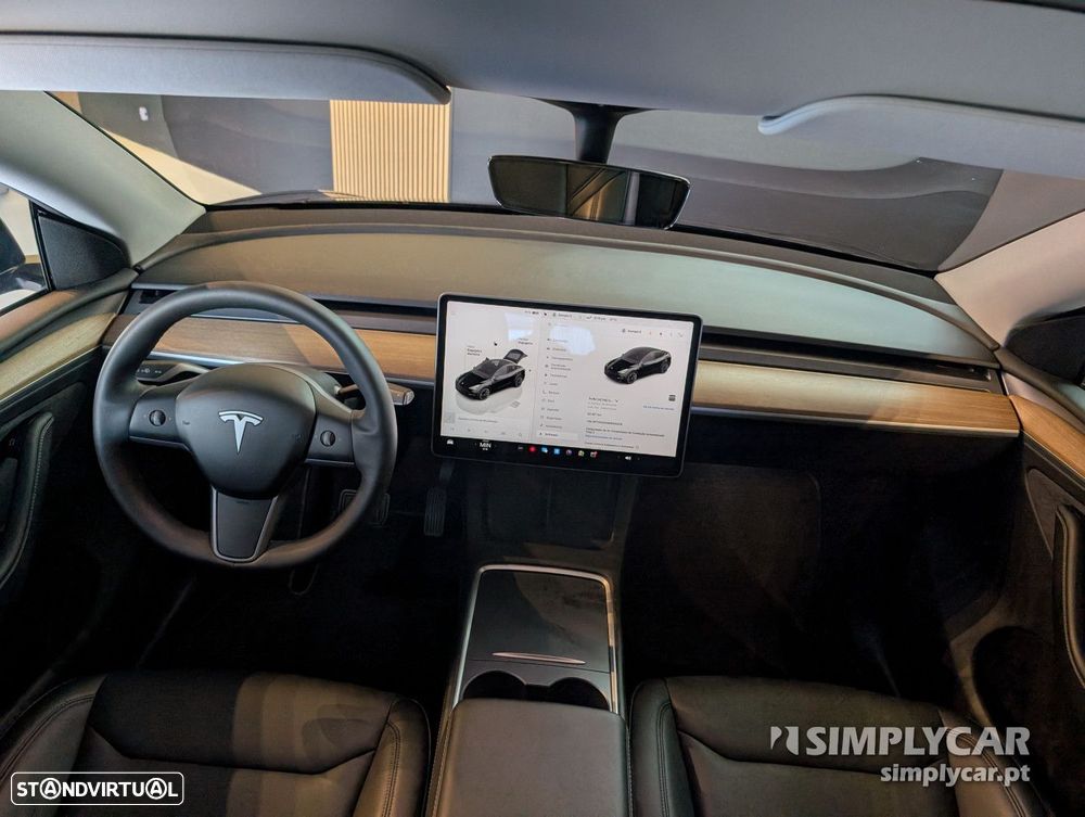 Tesla Model Y - 10