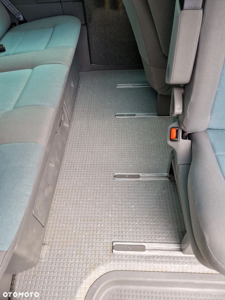 Volkswagen Multivan TDI - 14