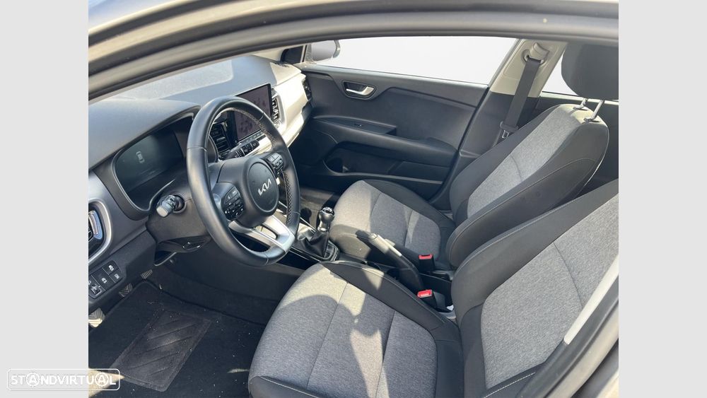 Kia Stonic - 11