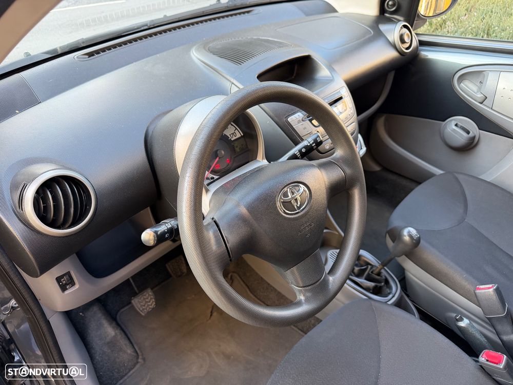 Toyota Aygo 1.0 - 20