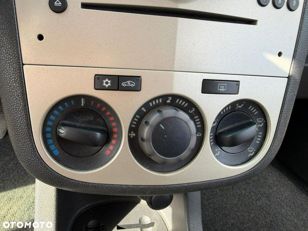 Opel Corsa - 18