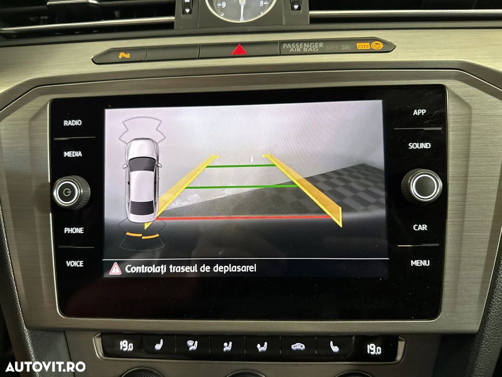 Volkswagen Passat - 21